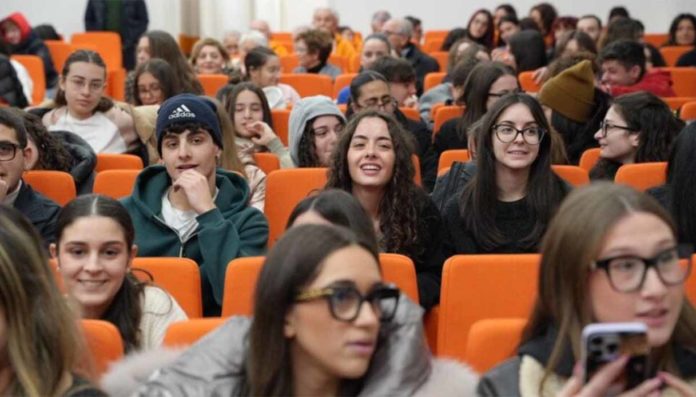 #NonCiFermaNessuno 2025 tour universitario sostenibilità